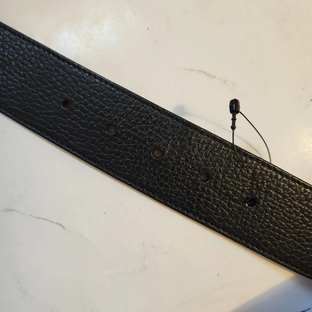 Gucci leather belt with logo buckle size 30